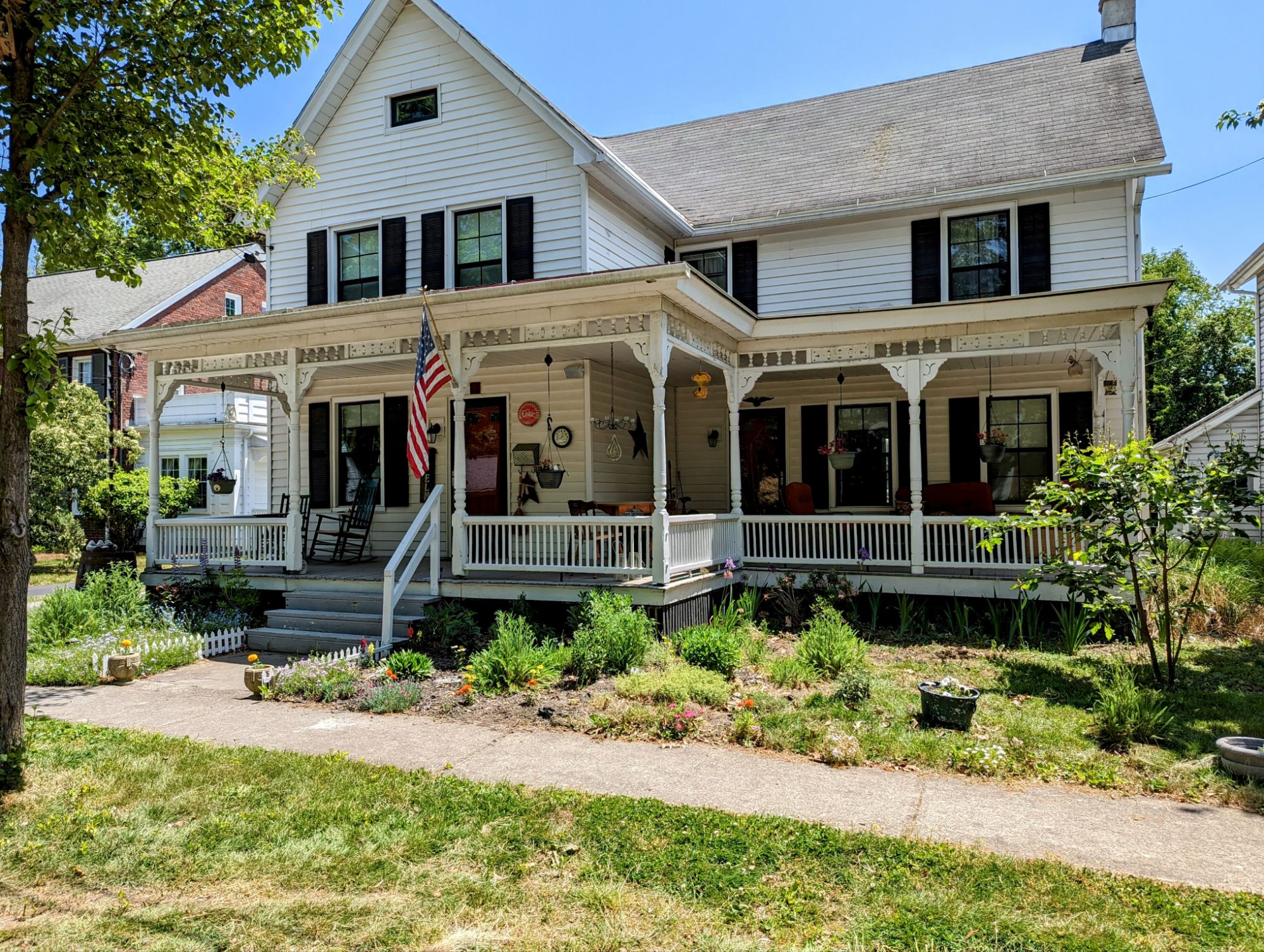 small towns with front porches