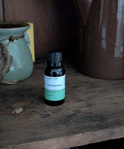 Invigorating essential oils like peppermint, wintergreen, and camphor support relaxation and clarity in older adults. Senior Wellness – Majestic Pure Deep Relief Blend: warming essential oil blend including wintergreen, peppermint, and campho